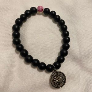 ♌️ Leo Zodiac Onyx Bracelet